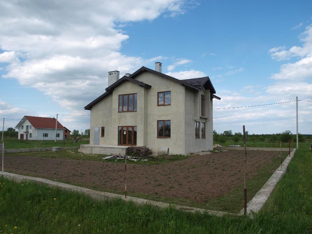 Продается дом на 2 этажа 210 кв. м с беседкой, ул. Независимости - фото 1