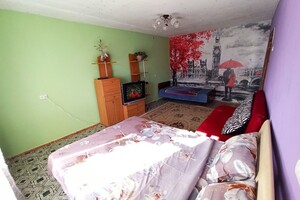Оренда подобова квартири, Дніпро, р‑н. Амур-Нижньодніпровський, Маршала Малиновского, буд. 18