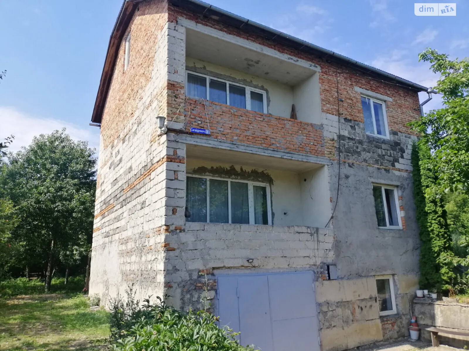 Продается дом на 2 этажа 180 кв. м с верандой, цена: 65000 $