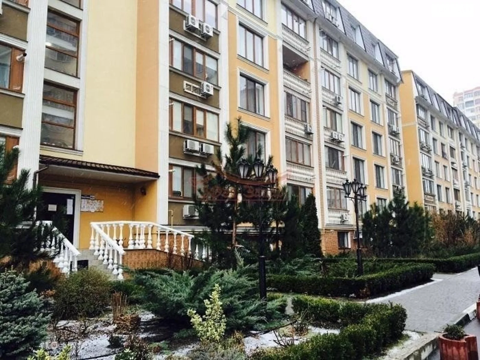 Продается 1-комнатная квартира 38 кв. м в Одессе, ул. Дача Ковалевского, 121