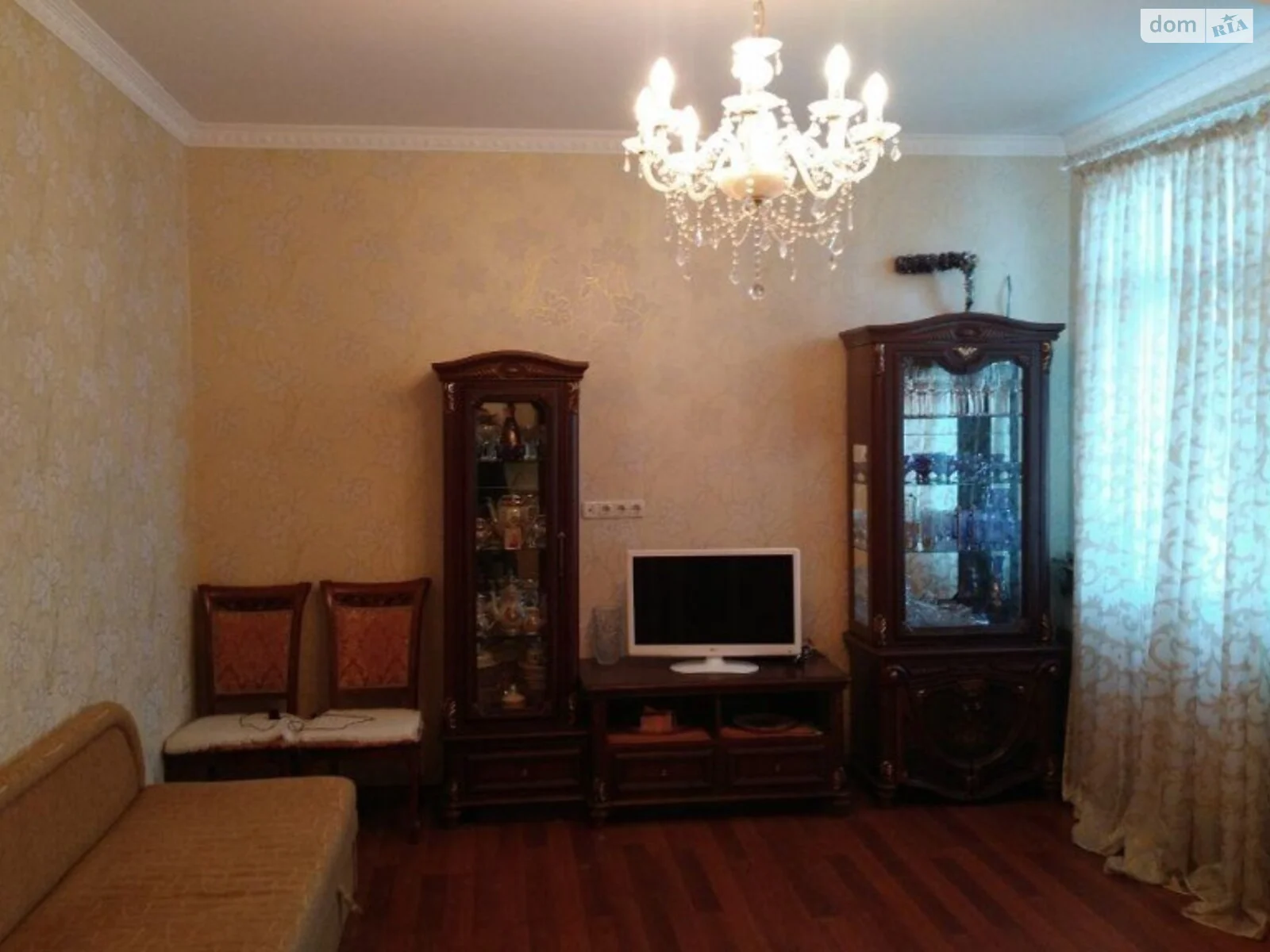 Продається 2-кімнатна квартира 76 кв. м у Одесі, вул. Артилерійська, 4В