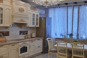 Продается 3-комнатная квартира 93 кв. м в Одессе, Генуэзская улица