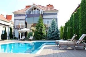 Продается дом на 2 этажа 700 кв. м с садом, цена: 1500000 $