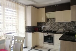 Продается 3-комнатная квартира 92 кв. м в Тернополе, ул. Микулинецкая