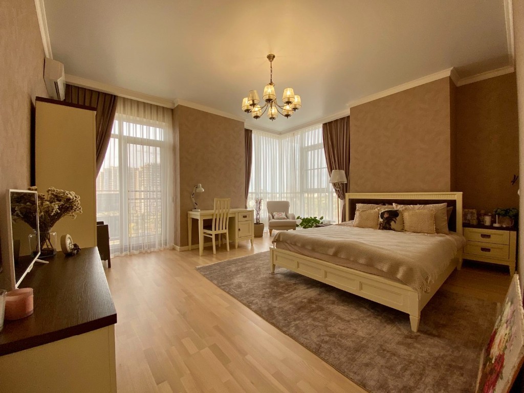 Продается 2-комнатная квартира 92 кв. м в Одессе, бул. Французский - фото 1