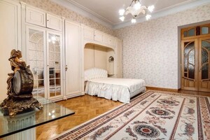 Продается 3-комнатная квартира 129.1 кв. м в Одессе, Базарная улица
