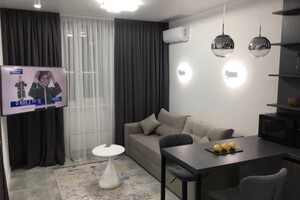 Довгострокова оренда квартири, Дніпро, р‑н. Набережна, Січеславська Набережна (Набережна Леніна) вулиця