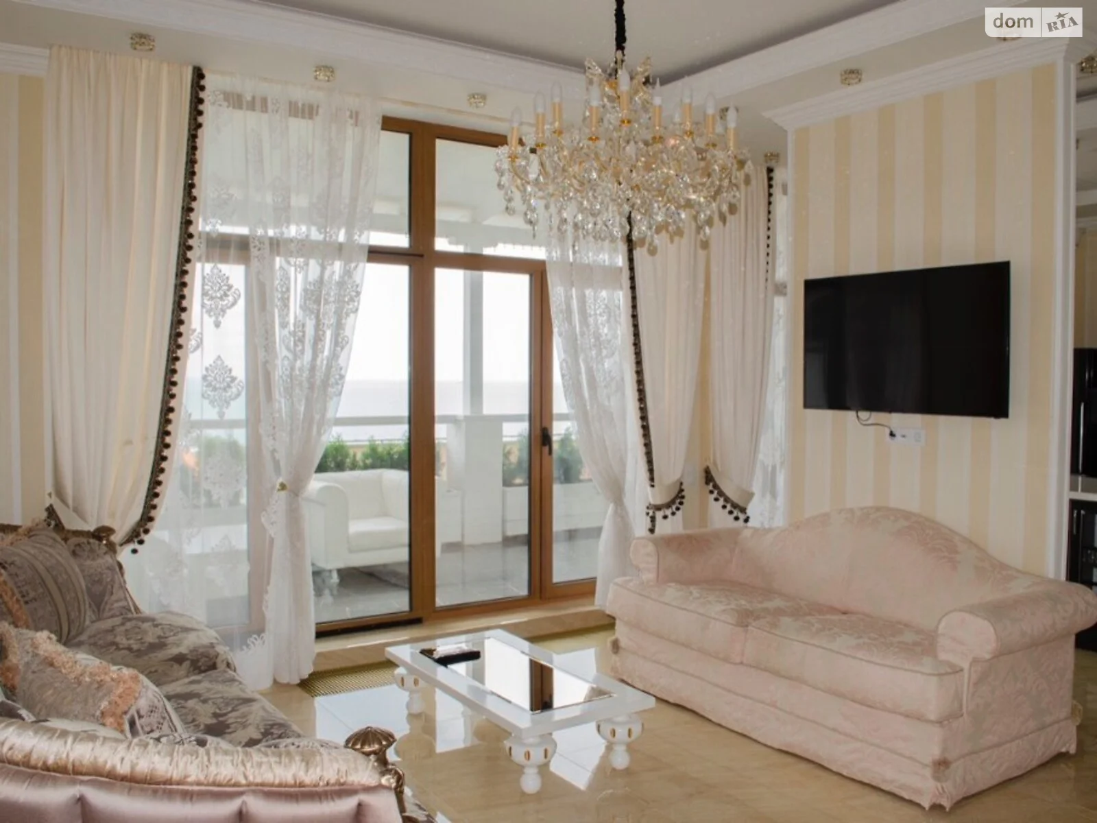 Продается 3-комнатная квартира 160 кв. м в Одессе, плато Гагаринское, 5/3 - фото 1