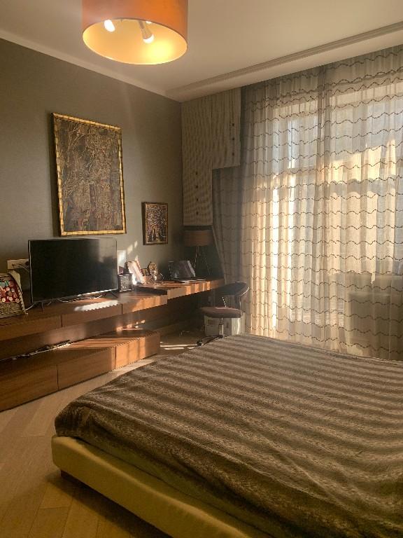 Продается 3-комнатная квартира 150 кв. м в Одессе, ул. Генуэзская, 1А - фото 1