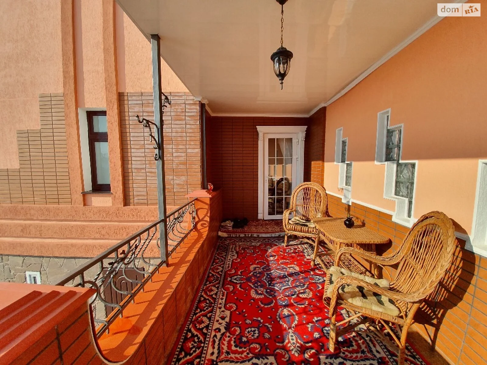 Продается дом на 2 этажа 246 кв. м с балконом - фото 2