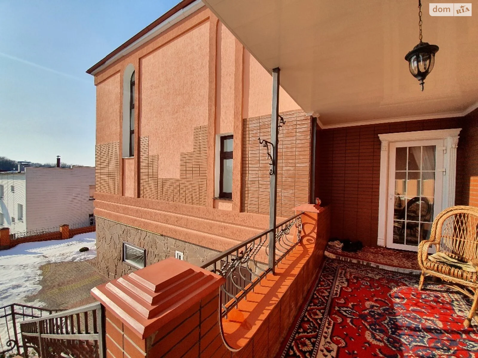 Продается дом на 2 этажа 246 кв. м с балконом, цена: 185000 $ - фото 1