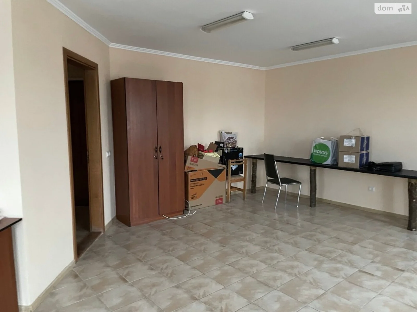 Продається офіс 45 кв. м в бізнес-центрі, цена: 35000 $ - фото 1