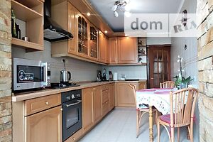Продаж квартири, Одеса, р‑н. Приморський, Сегедська вулиця, буд. 1