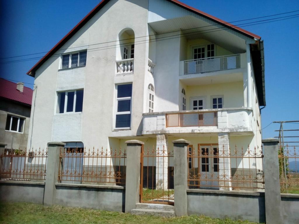 Продається будинок 2 поверховий 250 кв. м с басейном, цена: 55000 $ - фото 1