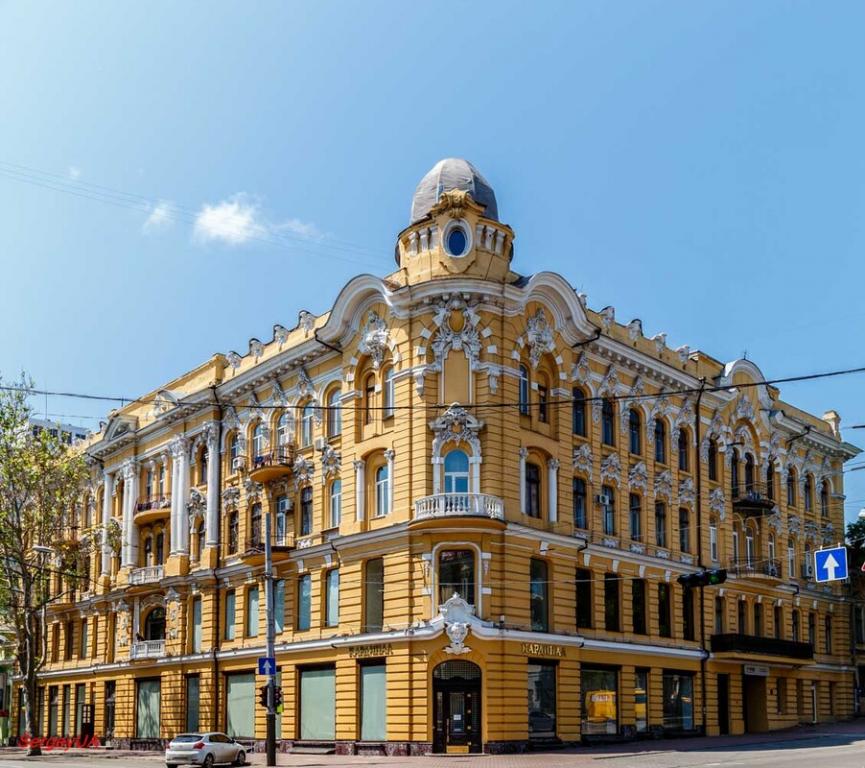 Продается 7-комнатная квартира 255 кв. м в Одессе, ул. Жуковского, 19 - фото 1