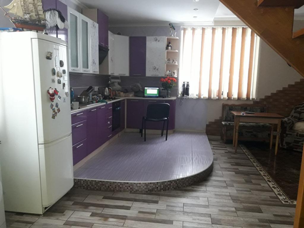 Продається будинок 3 поверховий 135 кв. м з каміном, цена: 60000 $