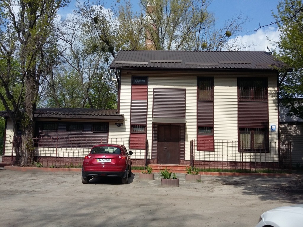Сдается в аренду дом на 2 этажа 190 кв. м с мансардой, цена: 1800 $ - фото 1