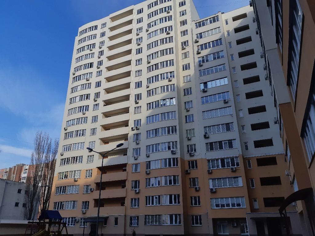 Продается 2-комнатная квартира 77 кв. м в Одессе, ул. Костанди, 162