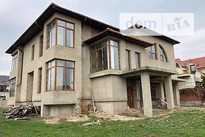 Продается дом на 3 этажа 550 кв. м с садом