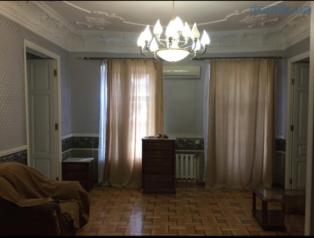 Продается 5-комнатная квартира 132 кв. м в Одессе, ул. Осипова, 32