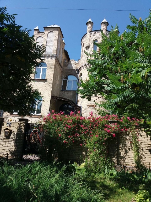 Продается дом на 3 этажа 465 кв. м с террасой, цена: 195000 $ - фото 1