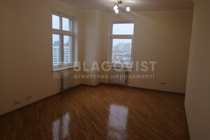 Продается 2-комнатная квартира 90 кв. м в Киеве, ул. Панаса Мирного