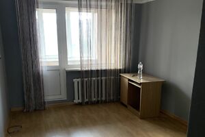Продаж квартири, Чернівці, р‑н. Комарова-Красноармійська, Героїв Майдану (Червоноармійська) вулиця