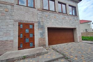 Продается дом на 2 этажа 600 кв. м с садом