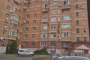 Продаж квартири, Рівне, р‑н. Центр, Чорновола В'ячеслава вулиця, буд. 44