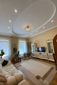 Продается 4-комнатная квартира 144 кв. м в Мукачеве, центральна частина міста