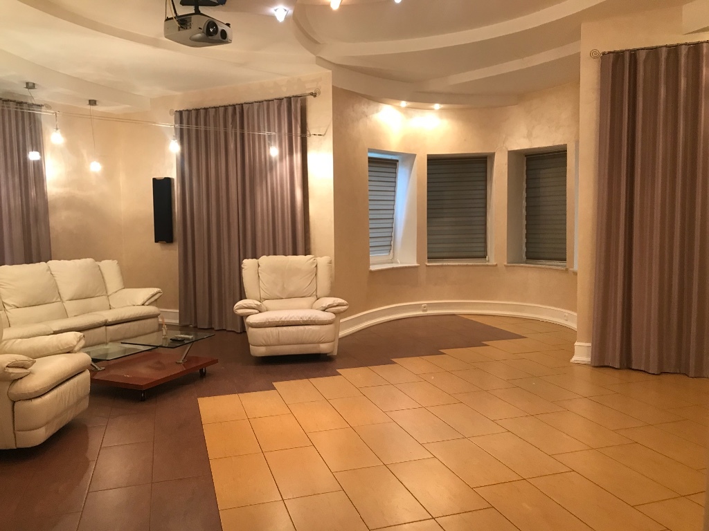 Продается дом на 2 этажа 185.6 кв. м с бассейном, цена: 190000 $ - фото 1