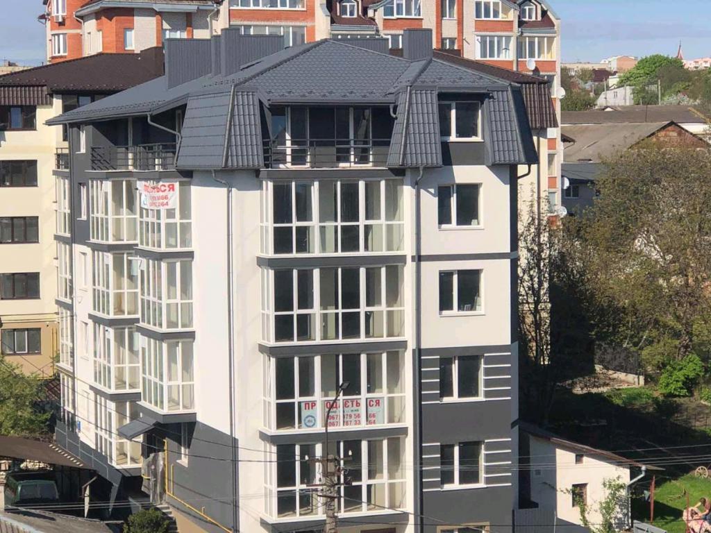 2-кімнатна квартира 71 кв. м у Тернополі, вул. Гайова, 7 - фото 1
