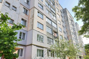 Продается 3-комнатная квартира 67 кв. м в Луцке, Ветеранов улица