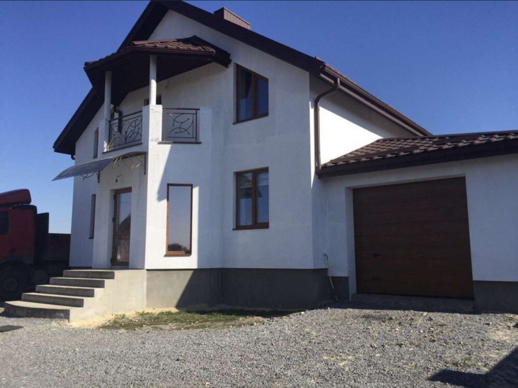 Продається будинок 2 поверховий 180 кв. м з гаражем, цена: 165000 $