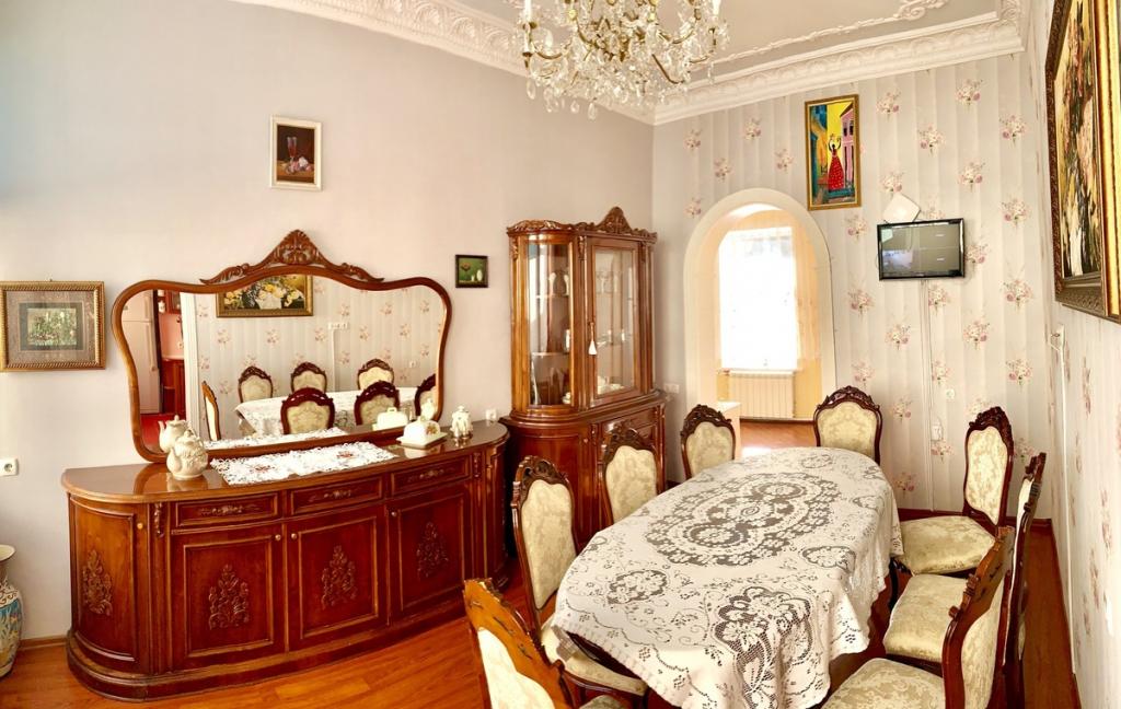 Продається 3-кімнатна квартира 83 кв. м у Одесі, бул. Приморський, 10 - фото 1