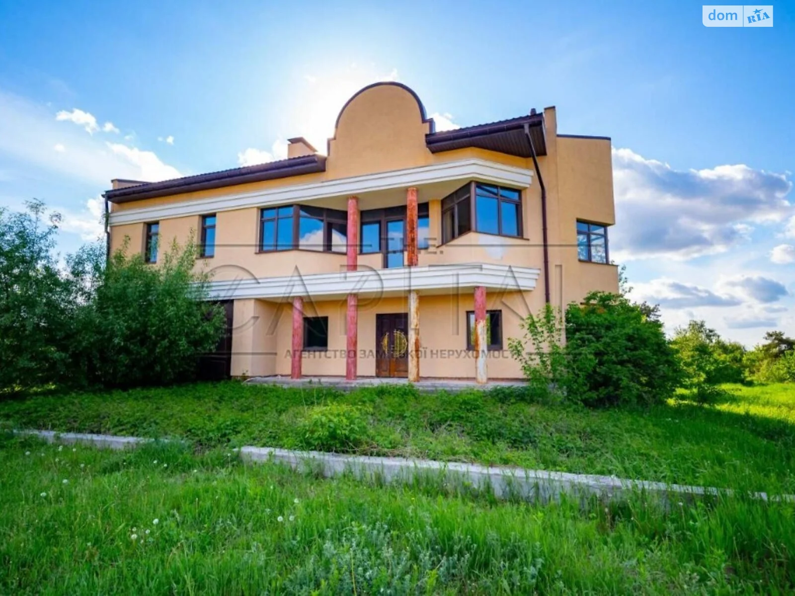 Продається будинок 2 поверховий 430 кв. м з каміном, цена: 240000 $ - фото 1