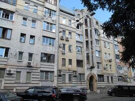 Продается 4-комнатная квартира 160 кв. м в Киеве, Нижний Вал улица