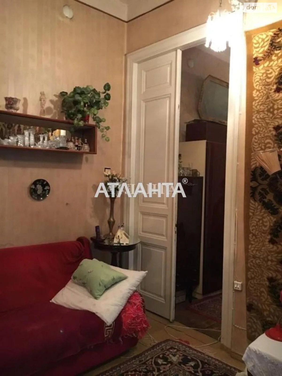 Продається 3-кімнатна квартира 72.5 кв. м у Одесі, вул. Канатна