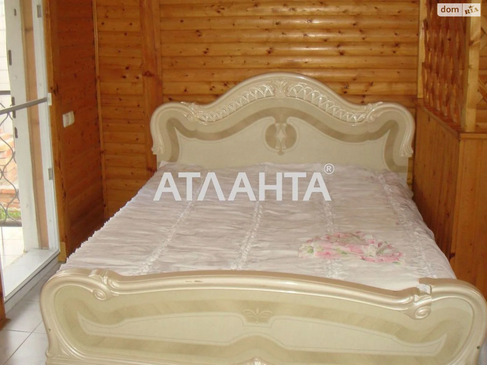 Продается дом на 3 этажа 85 кв. м с камином, цена: 105000 $