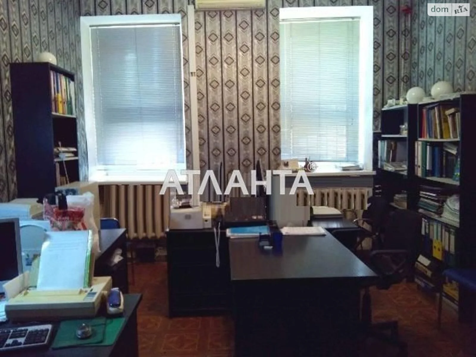 Продається офіс 83 кв. м в бізнес-центрі, цена: 65000 $