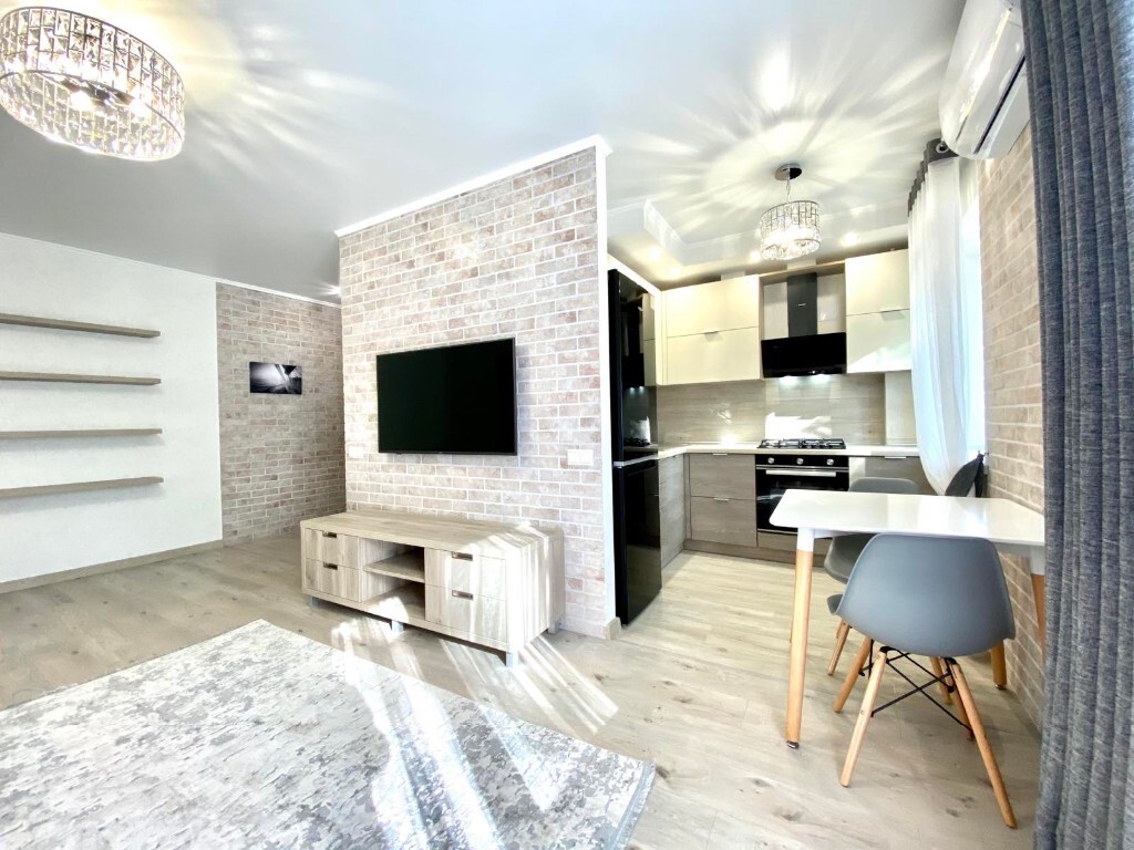 Сдается в аренду 2-комнатная квартира 46 кв. м в Николаеве, ул. Григорьева Олега - фото 1