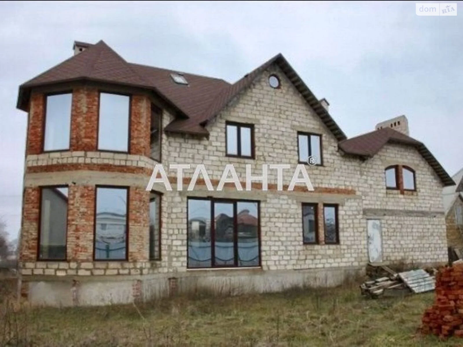 Продается дом на 2 этажа 380 кв. м с верандой, цена: 75000 $ - фото 1