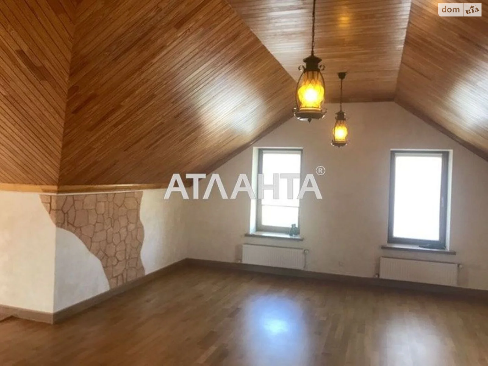 Продається будинок 3 поверховий 290 кв. м з каміном, цена: 270000 $