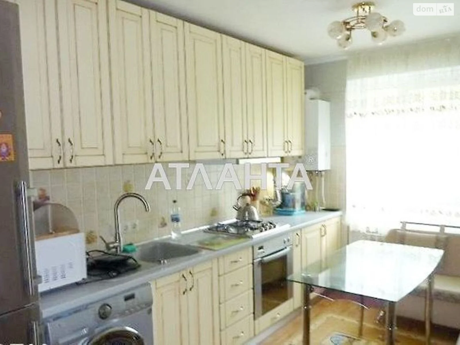Продается 1-комнатная квартира 42 кв. м в Одессе, бул. Десантный - фото 1
