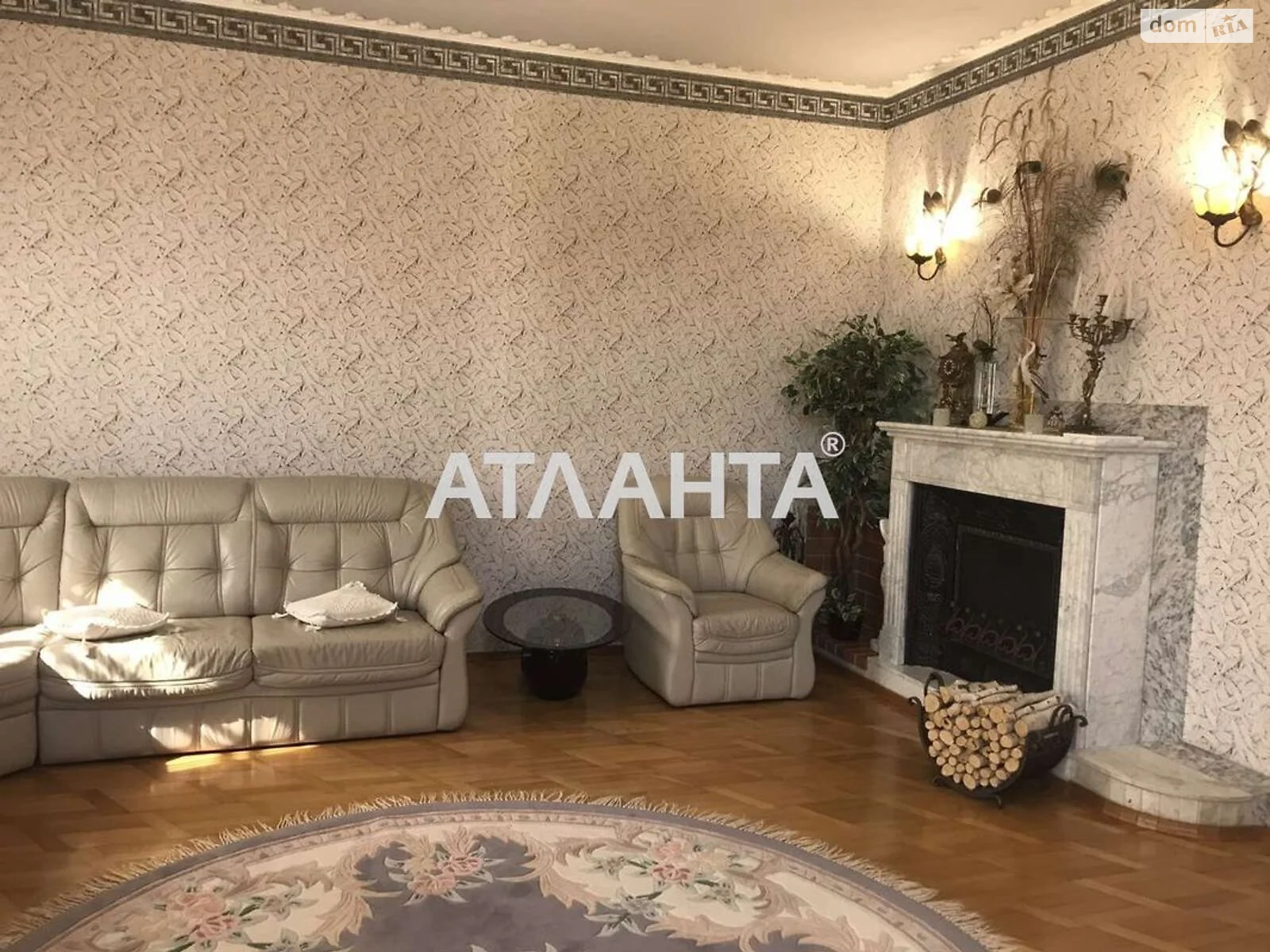 Продається будинок 3 поверховий 490 кв. м з каміном, цена: 450000 $