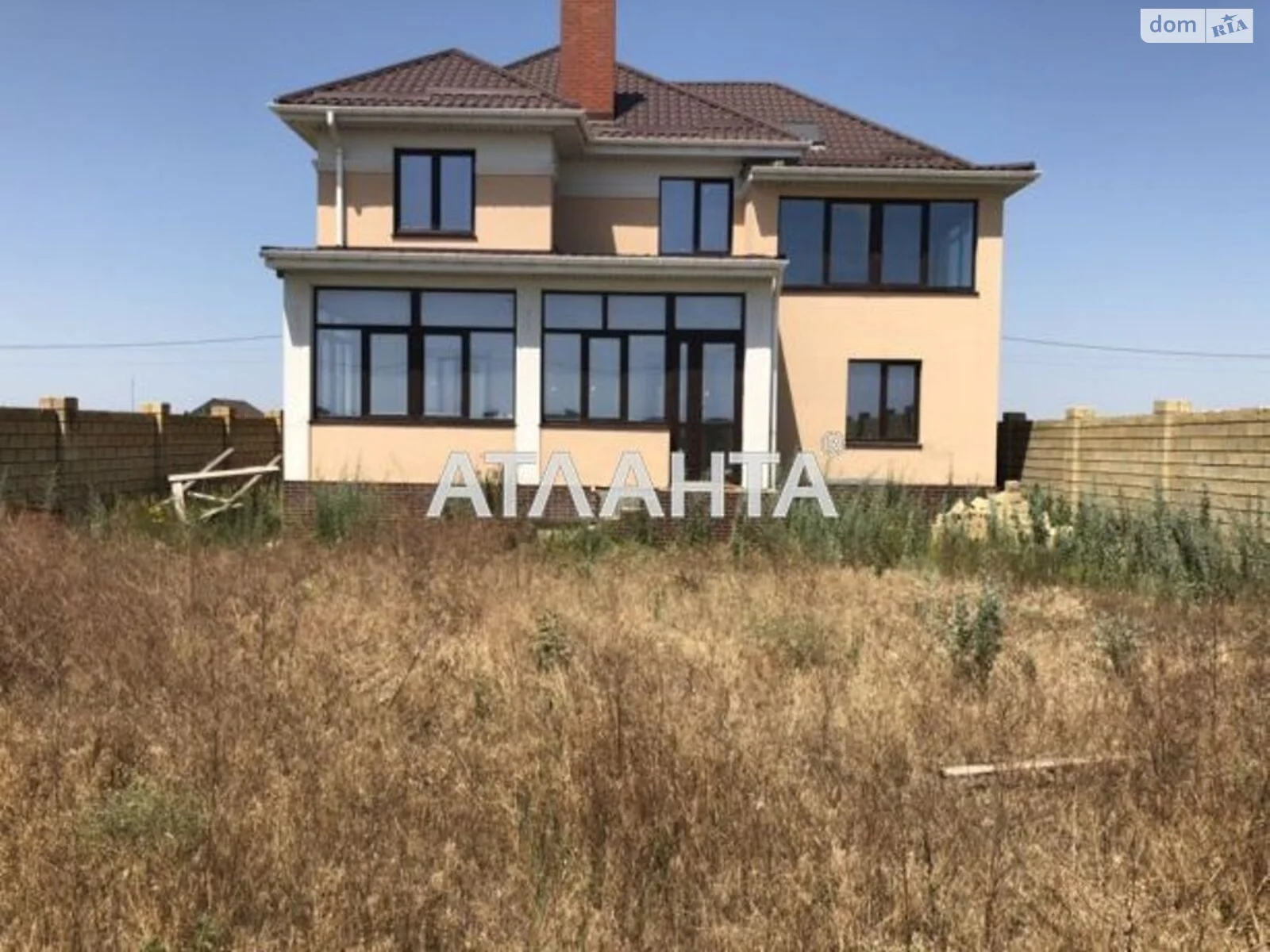 Продается дом на 3 этажа 280.4 кв. м с камином, цена: 95000 $