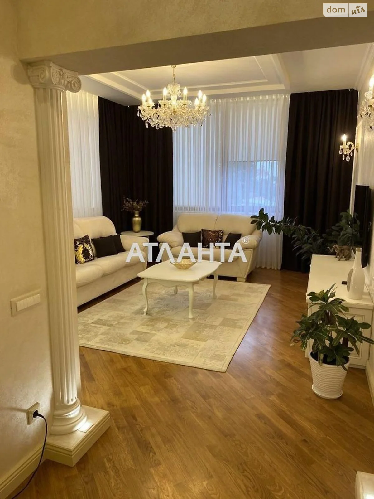 Продается 4-комнатная квартира 160 кв. м в Одессе, пер. Педагогический, 3/2 - фото 1