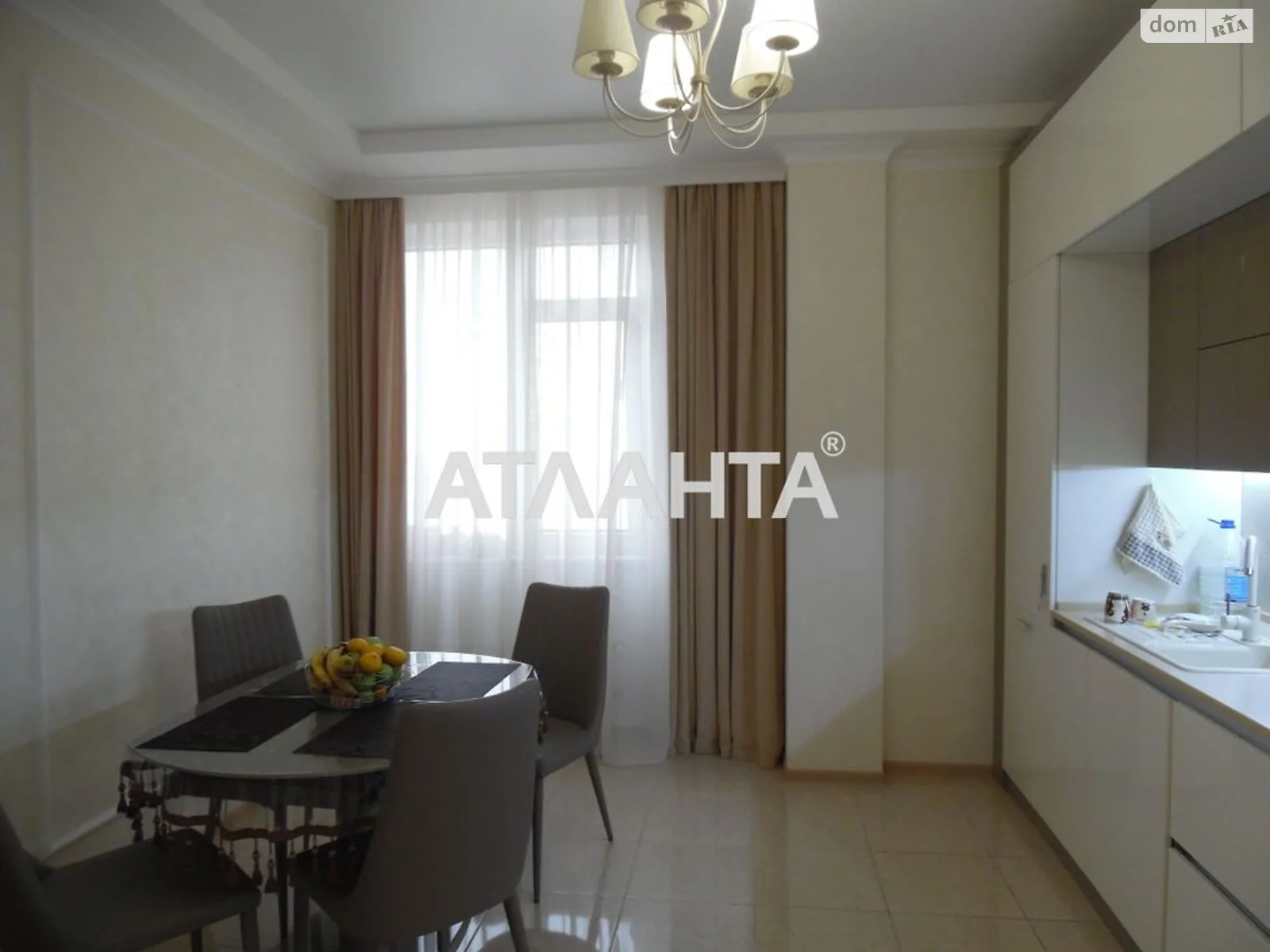 Продается 2-комнатная квартира 81 кв. м в Одессе, ул. Жемчужная, 1 - фото 1