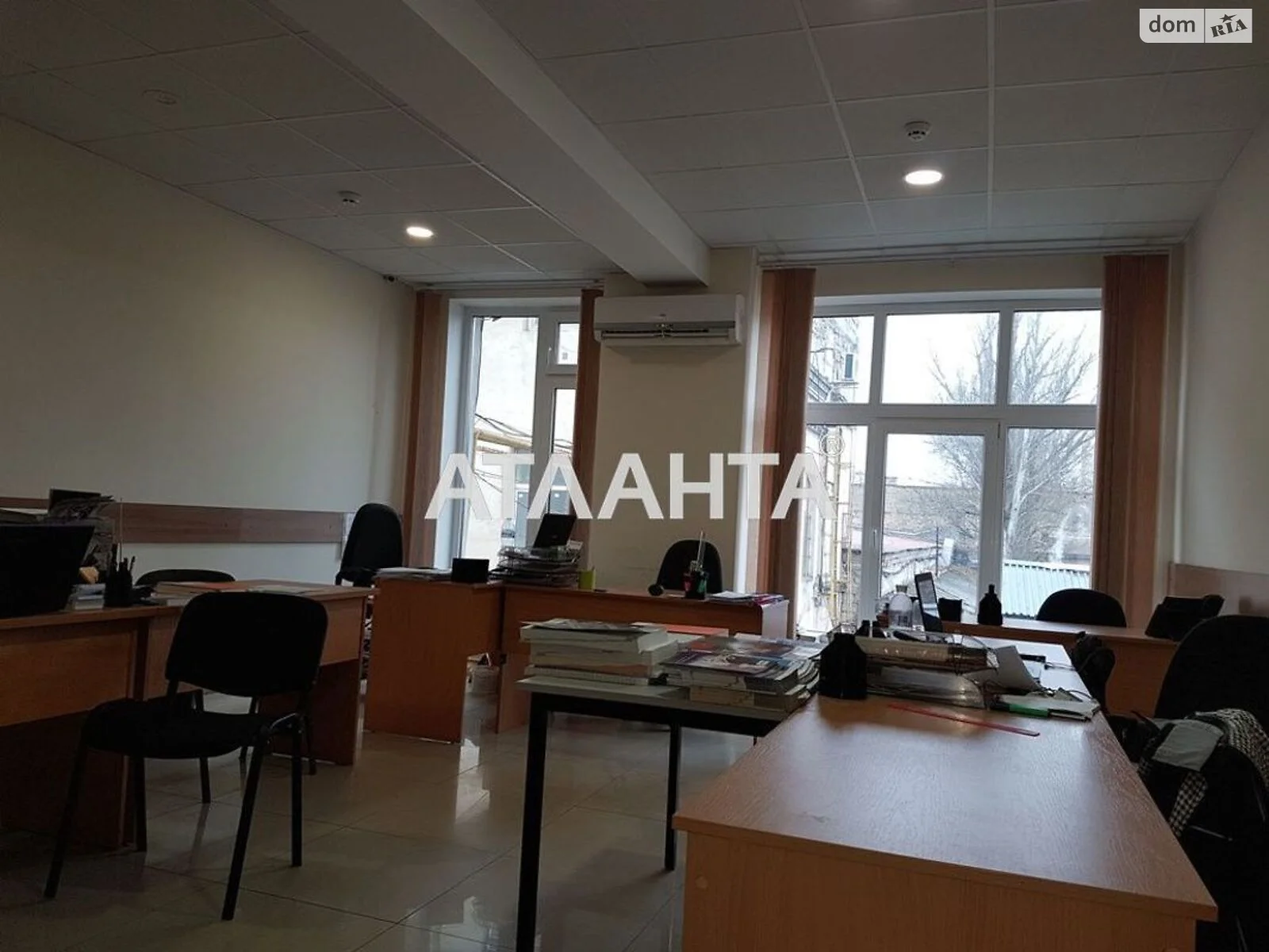 Продается офис 240.4 кв. м в бизнес-центре, цена: 206000 $