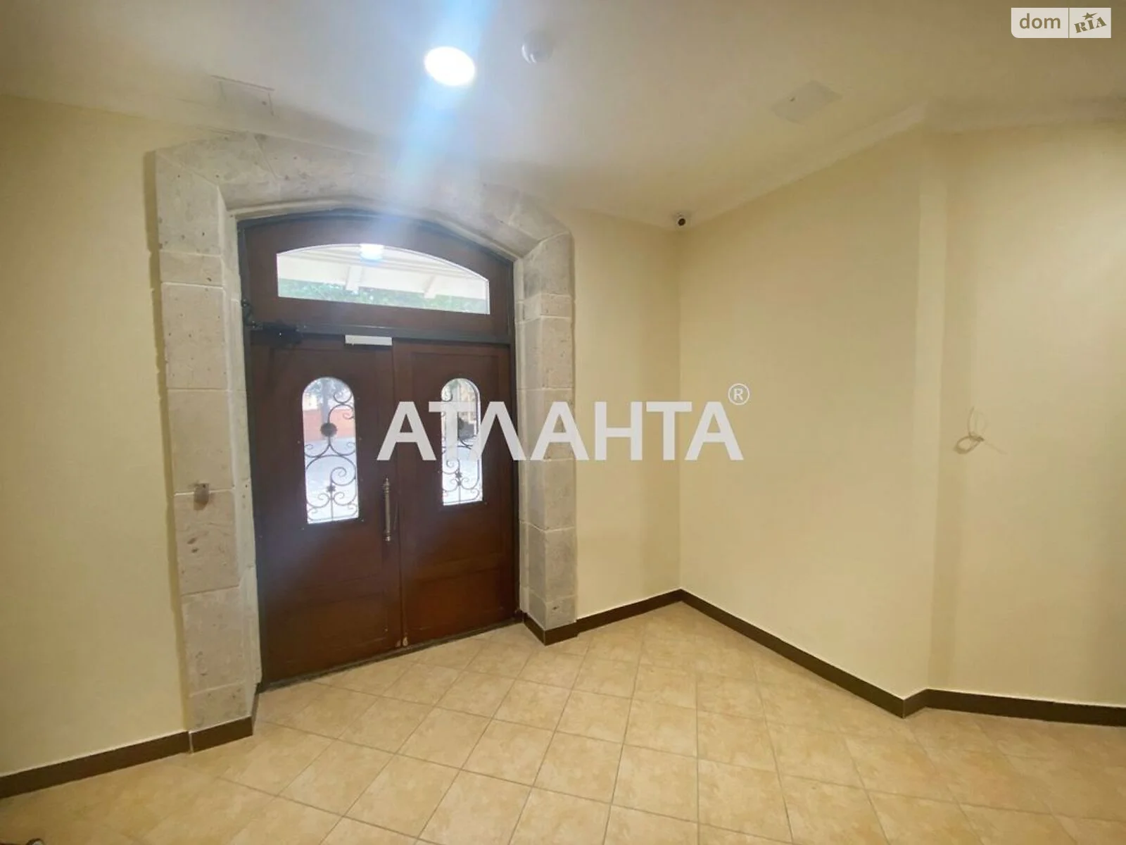 Продается 2-комнатная квартира 90.5 кв. м в Одессе, Фонтанская дор. - фото 1
